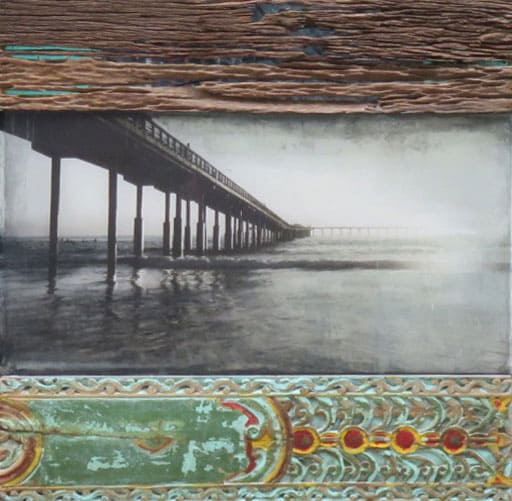 Paysage abstrait en techniques mixtes sur bois « Des cordes montent des bernes » par Amélie Desjardins. Art contemporain à vendre à la Galerie Blanche de Montréal.