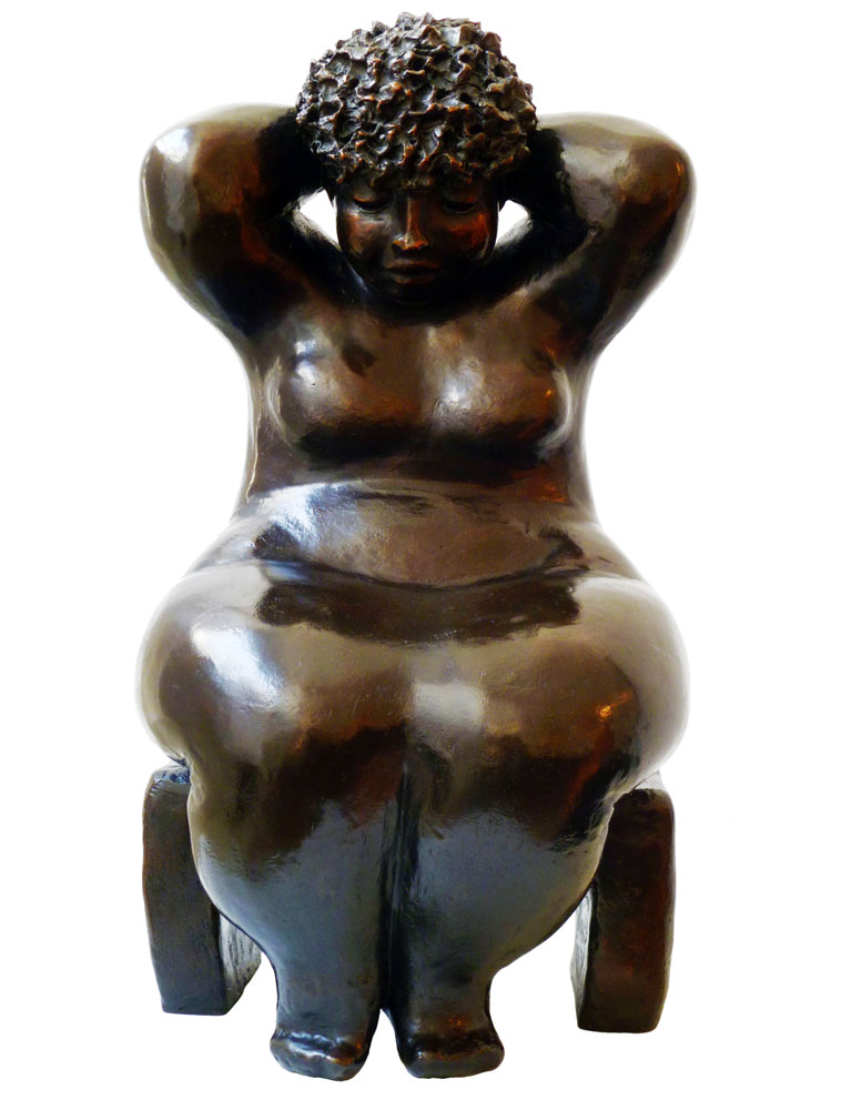 Sculpture de bronze d'une femme assise par Rose-Aimée Bélanger à vendre en galerie d'art à Montréal. « Camille » disponible à la Galerie Blanche.