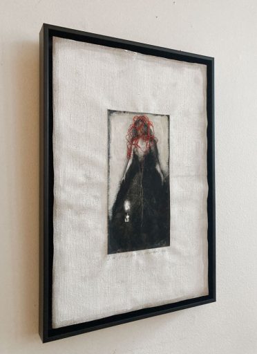 Femme en techniques mixtes sur papier japonais. « La belle au bois dormant no.1 » par Joann Côté à vendre à la Galerie Blanche de Montréal.