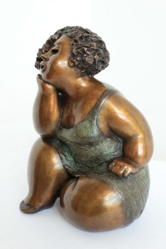 Détail de gauche de la sculpture de bronze par Rose-Aimée Bélanger à vendre en galerie d'art à Montréal. « Délice » disponible à la Galerie Blanche.