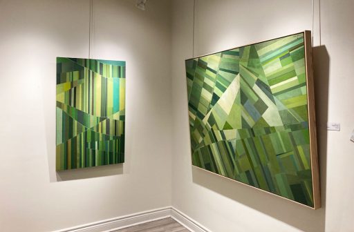 Peinture acrylique abstraite rurale par Kathleen Finlay à vendre en galerie d'art à Montréal. « Aerial Geometry No. 2» disponible à la Galerie Blanche de Montréal.