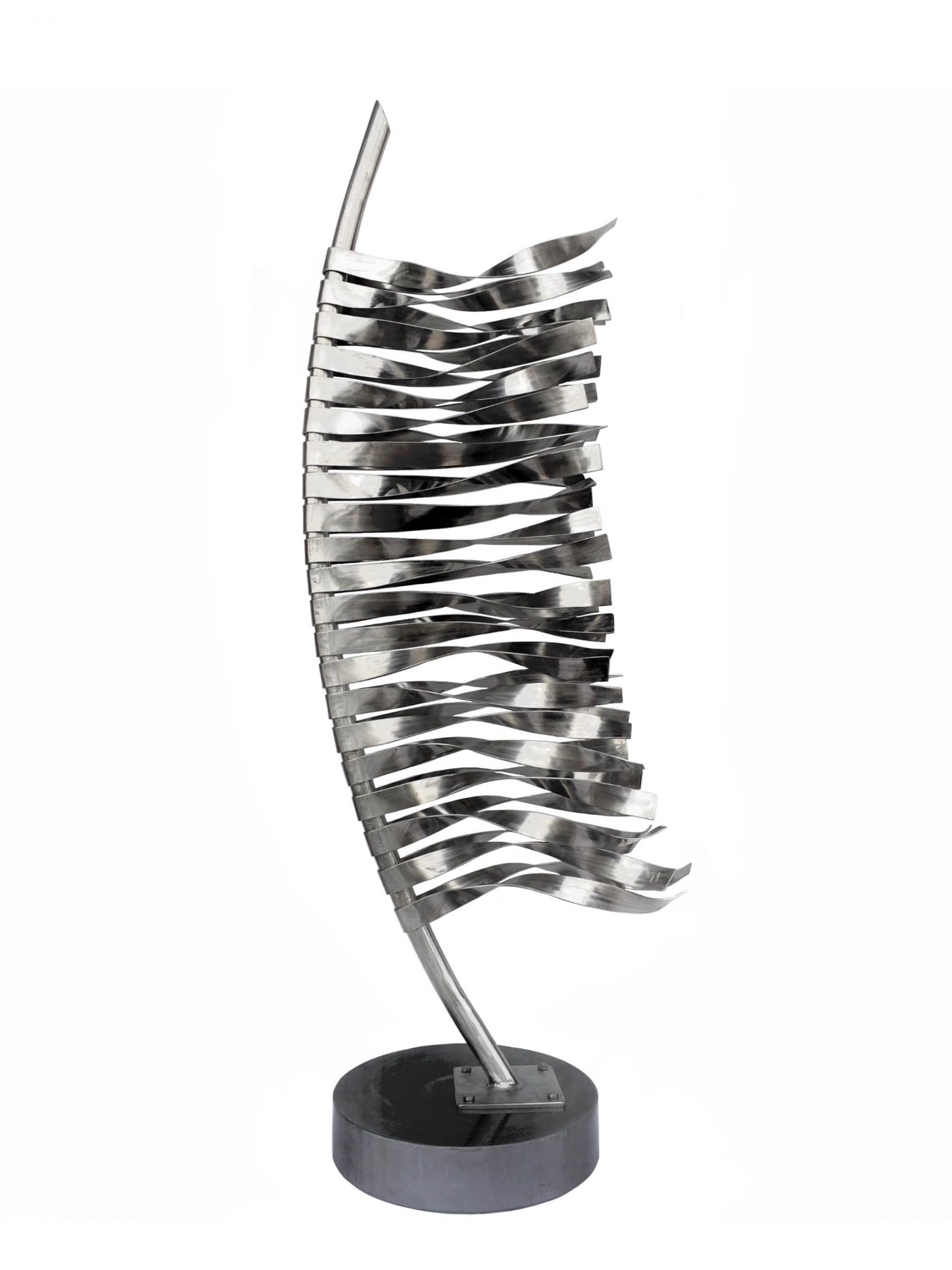 Résistance par Vasil Nikov, une sculpture d'acier inoxydable contemporaine à vendre à la Galerie Blanche de Montréal