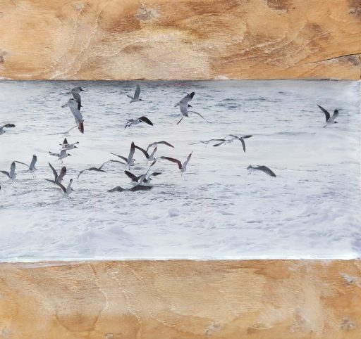 Paysage abstrait en techniques mixtes sur bois « The Gathering » par Amélie Desjardins. Art contemporain à vendre à la Galerie Blanche de Montréal.